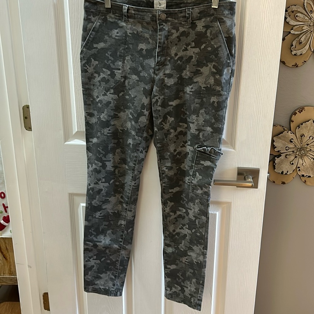 Camo cargo skinny stretch jeans